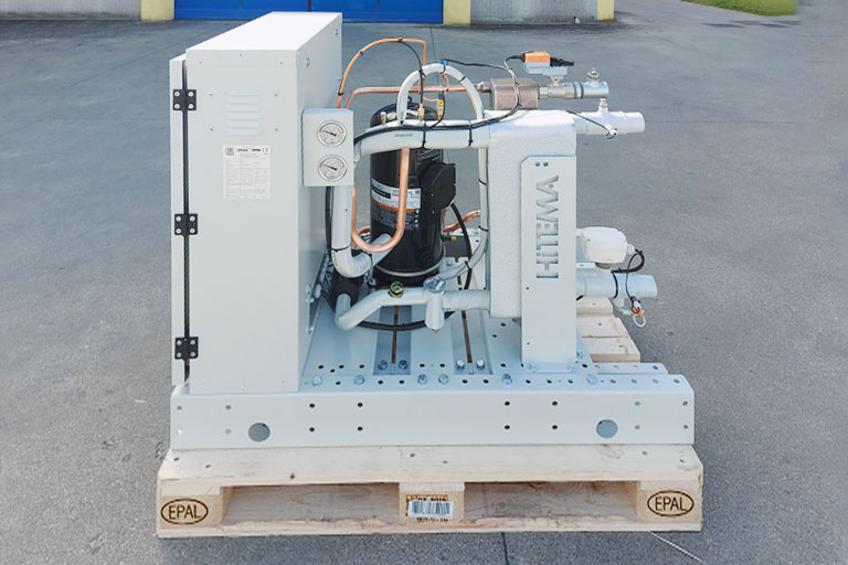 Water cooled chiller with brazed plate and compact design